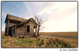 Exemplo de erros comuns: impress�es digitais borram a casa, o c�u fica apagado e os n�veis da �rea em primeiro plano est�o sem corre��o