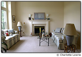 Imagem grande-angular de uma sala de estar